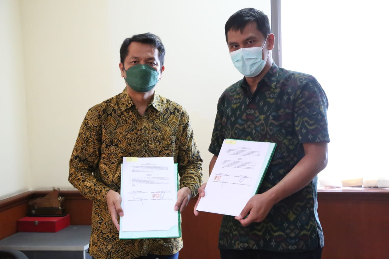 Waikabubak Hospital in West Sumba Signs PKS as a Form of Health Service Support